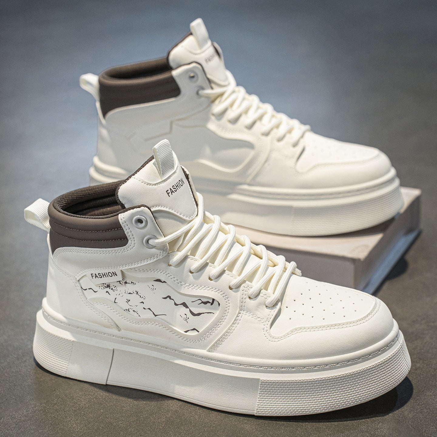 Damen Hochwertige Sneaker mit futuristischem Design und gepolsterter Sohle Heidi Mode - Image 2
