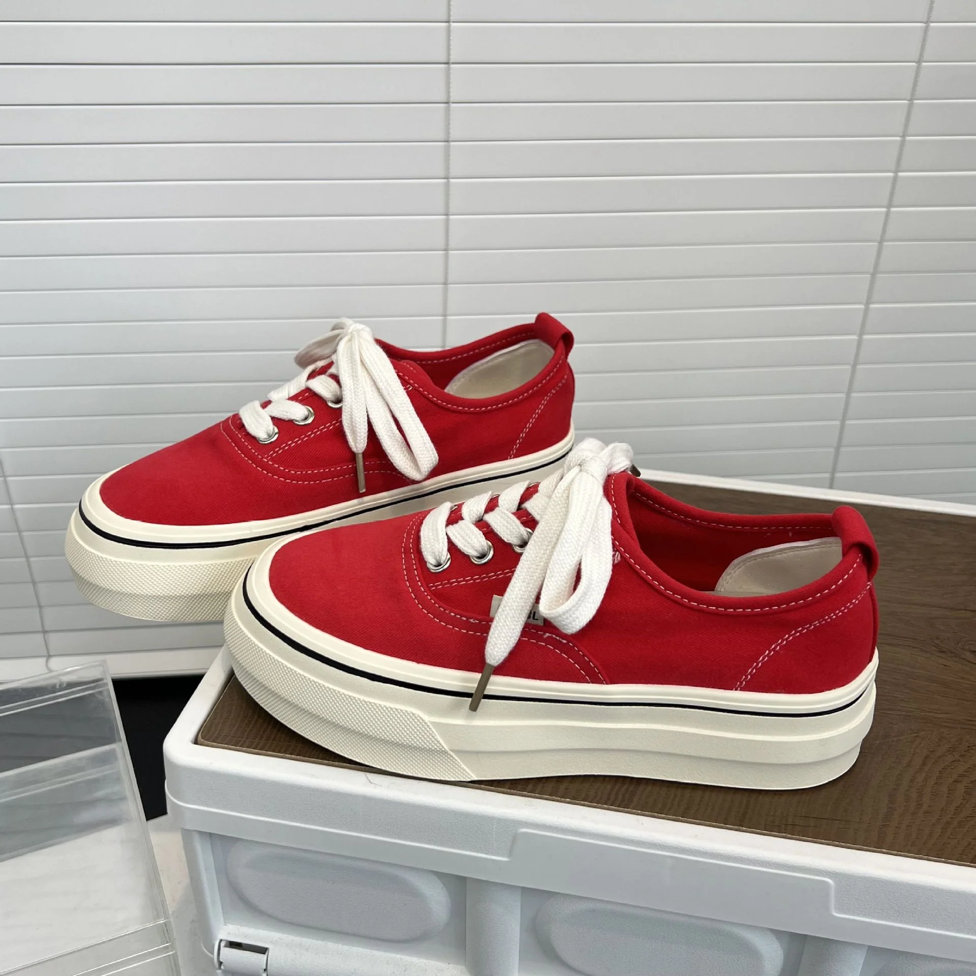 Damen Hochwertige Sneakers mit komfortabler Schnürung und stabiler Gummisohle Heidi Mode - Image 2