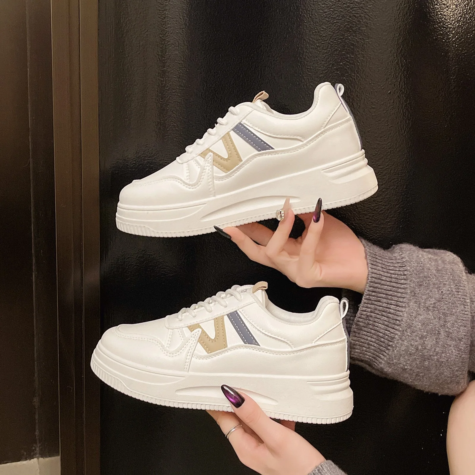Damen Hohe Plattform-Sneaker mit orthopädischer Dämpfung und stylischem Design Heidi Mode
