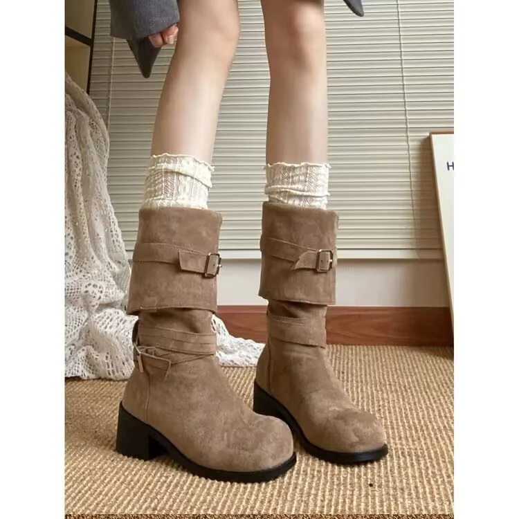 Damen hohe Stiefel mit modischen Details und rutschfester Sohle Heidi Mode