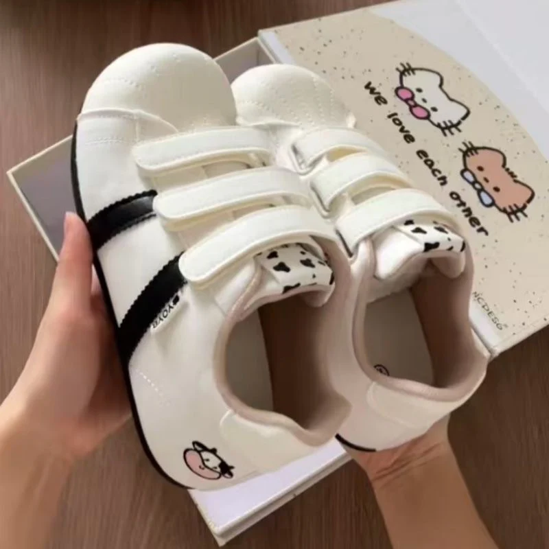 Damen Kindersportschuhe mit verstellbaren Klettverschlüssen und verspieltem Design Heidi Mode - Image 2