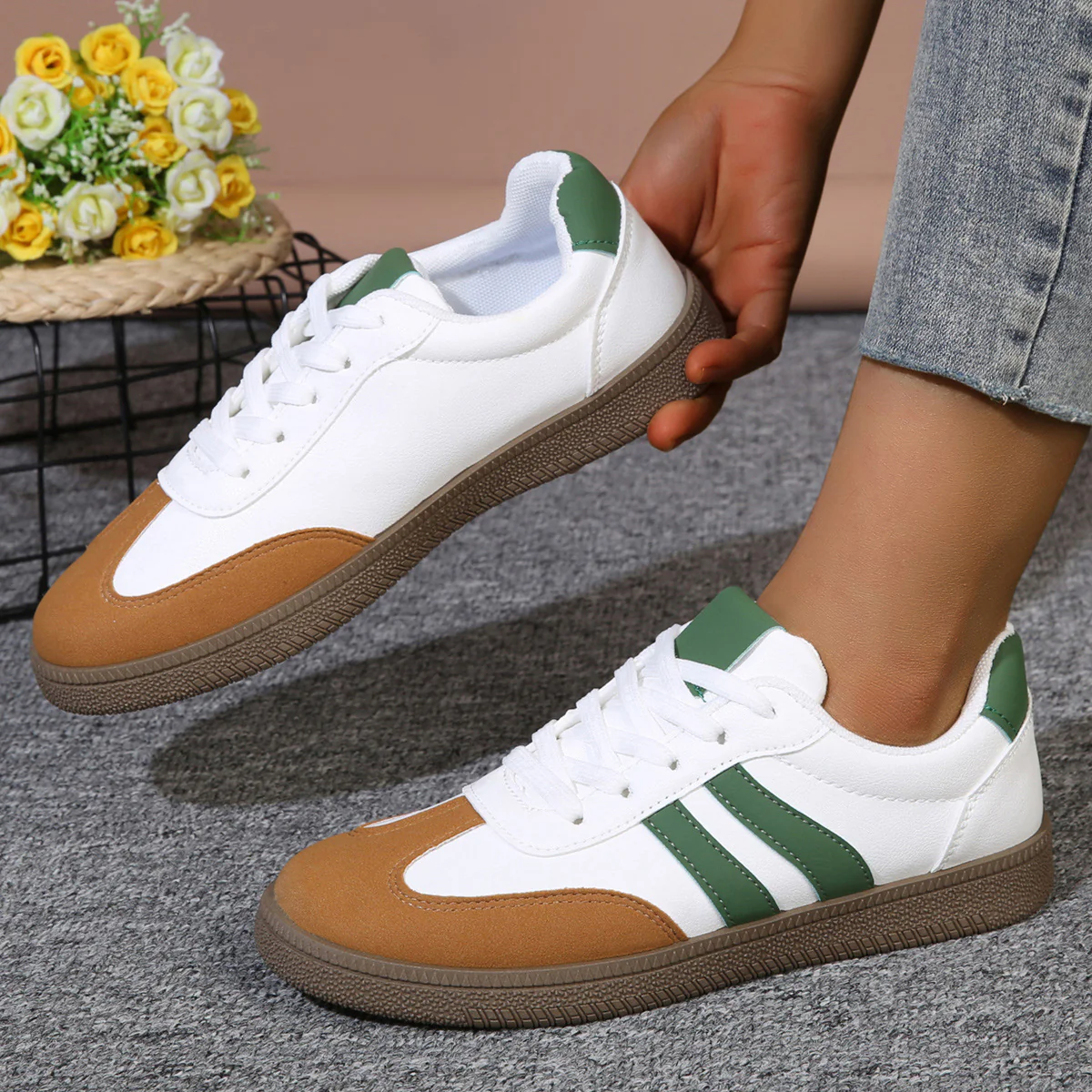Damen klassische Freizeitsneakers mit griffiger Gummisohle und atmungsaktivem Obermaterial Heidi Mode - Image 2