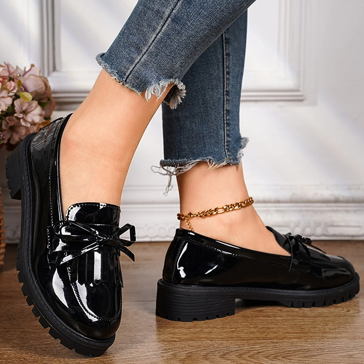 Damen Klassische Loafers mit elegantem Lackfinish und modischem Schleifen-Detail Heidi Mode - Image 3