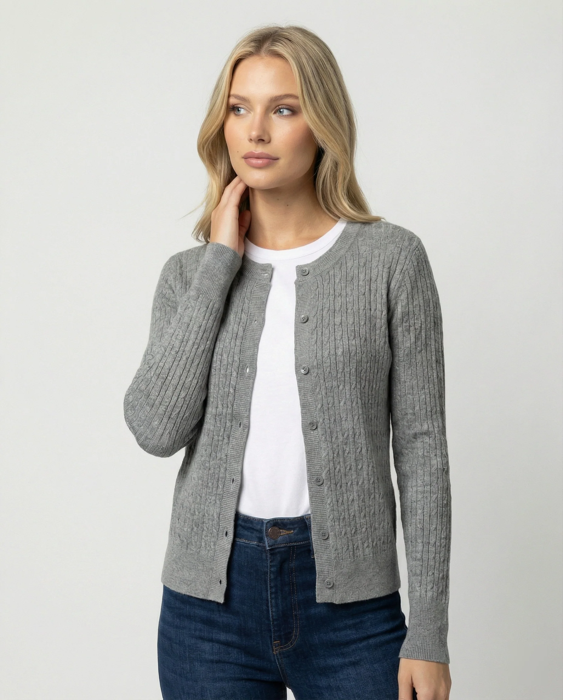 Damen klassischer Strickcardigan mit feiner Zopfstruktur Rundhalsausschnitt und schmaler Silhouette Heidi-Mode
