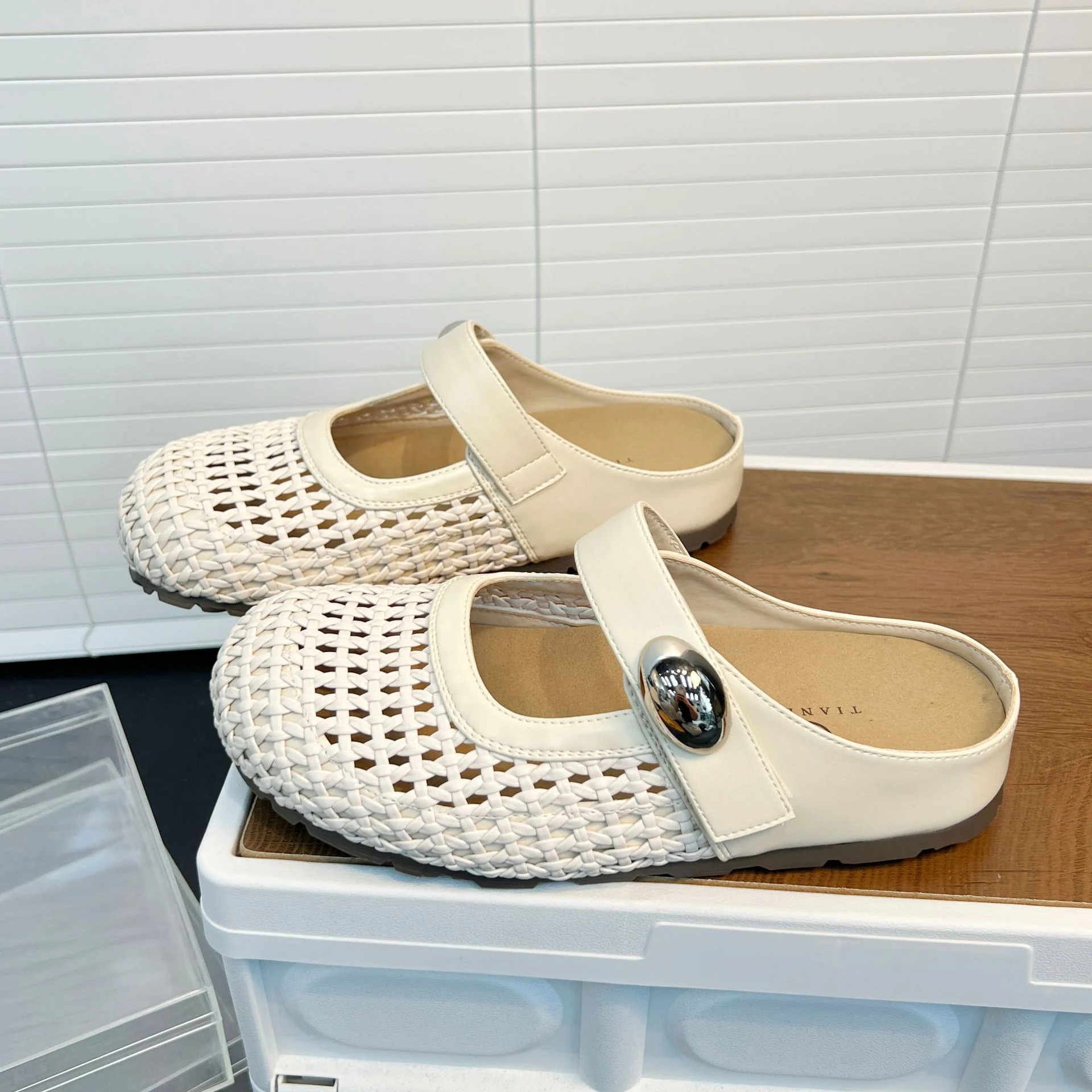 Damen Komfort Clogs mit modischem Flechtmuster und verstellbarem Riemen Heidi Mode - Image 8