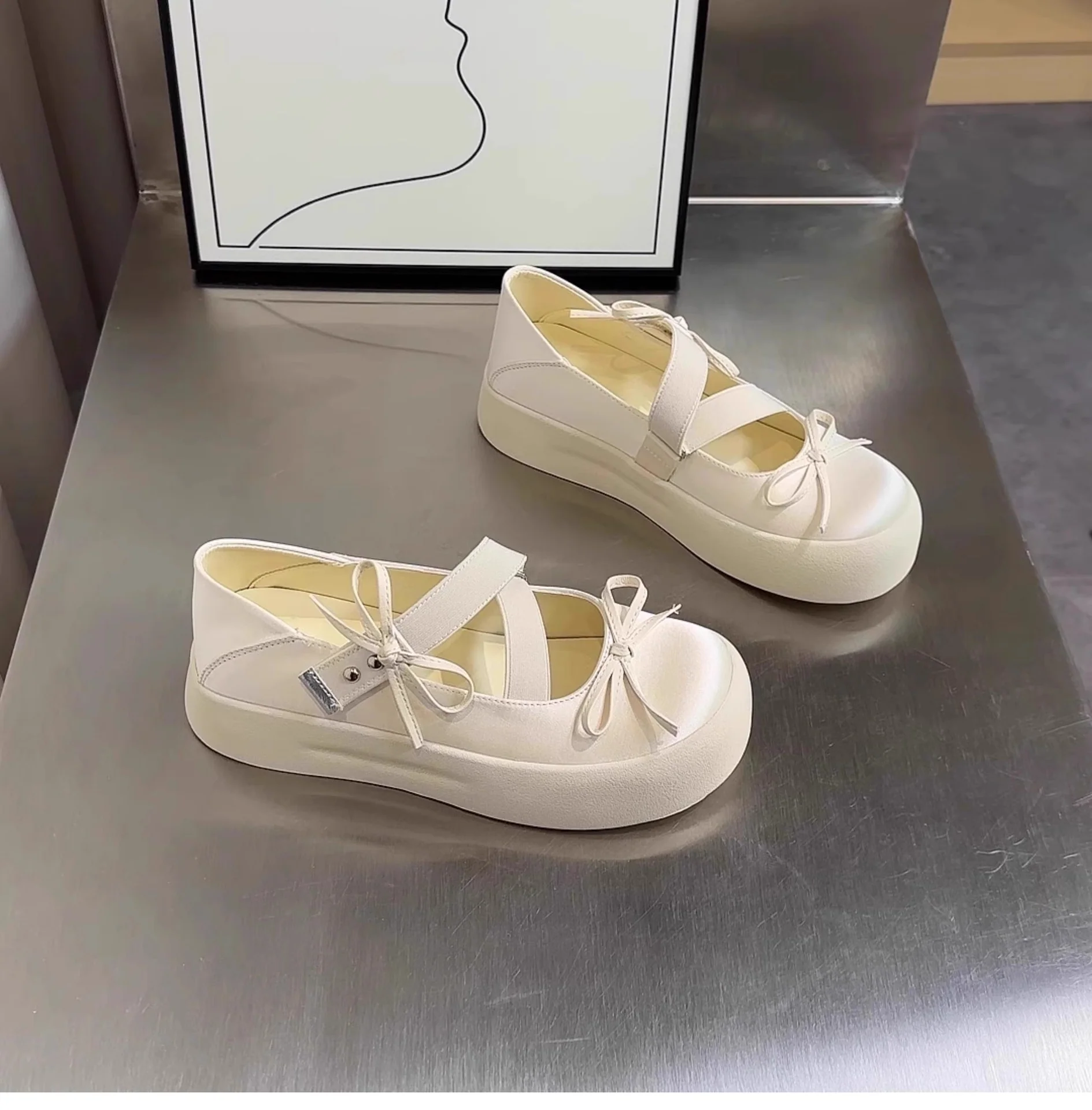 Damen komfortable Ballerinas mit farblichen Akzenten und elastischen Riemen Heidi Mode - Image 7