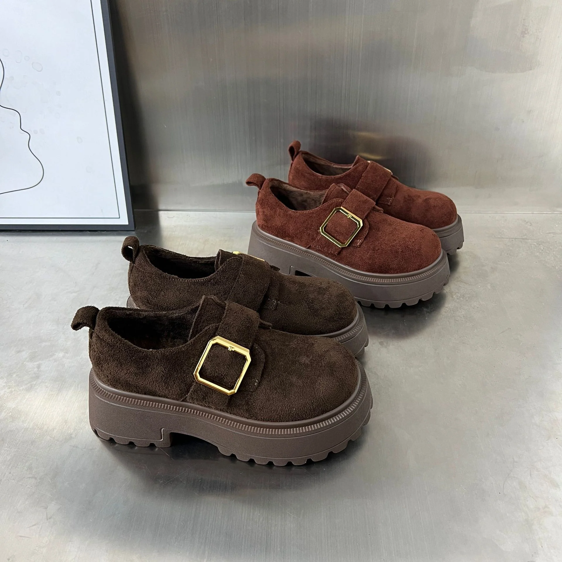 Damen Komfortable Chunky Clogs mit luxuriösem Schnallenverschluss Heidi Mode - Image 3