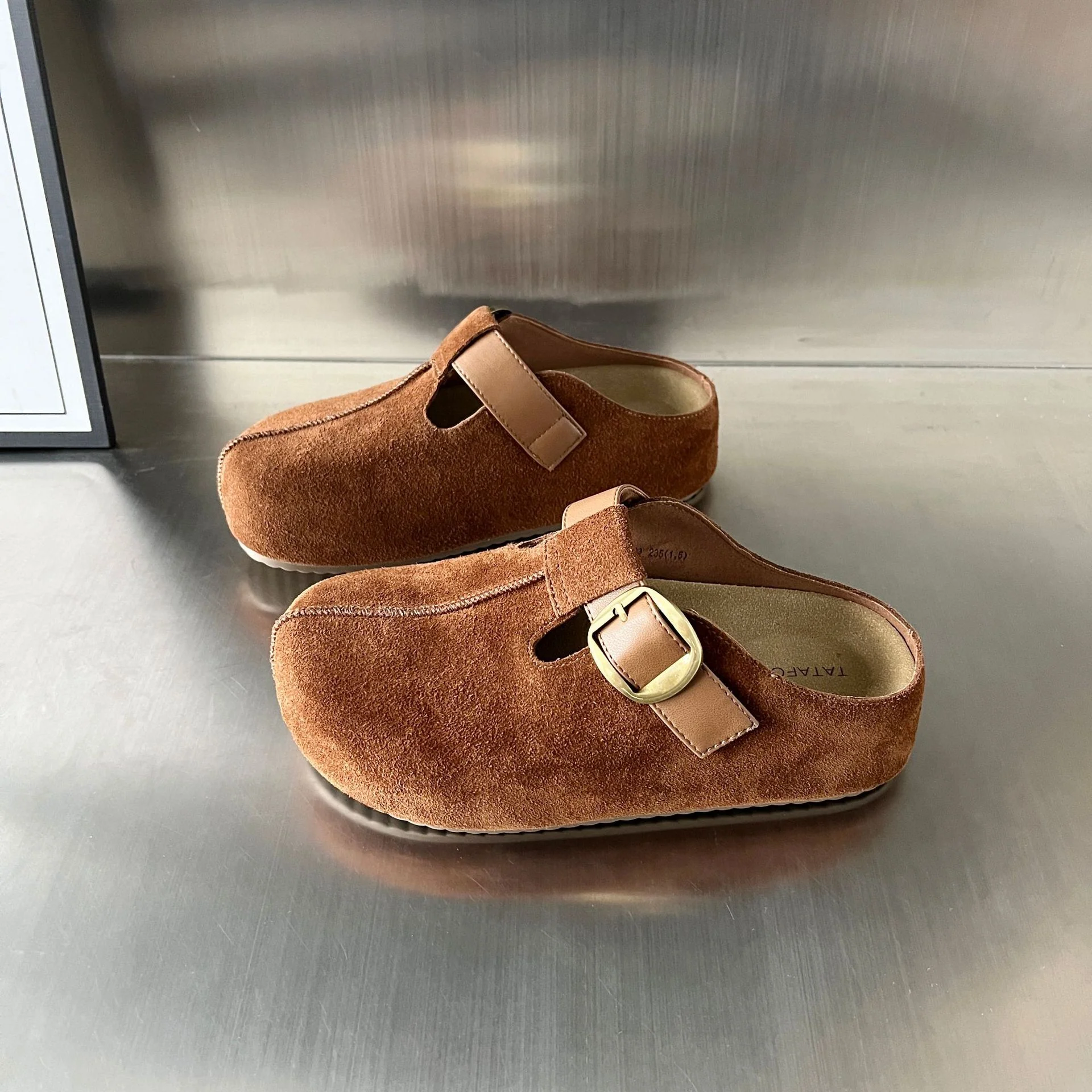 Damen Komfortable Clogs aus hochwertigem Wildleder mit elegantem Schnallenverschluss Heidi Mode - Image 2