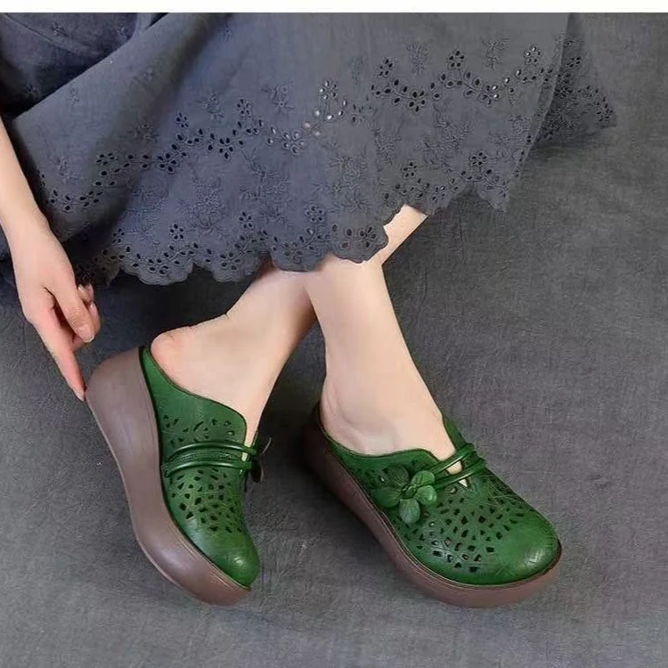 Damen Komfortable Clogs mit luftigen Details und rutschfester Sohle Heidi Mode - Image 3
