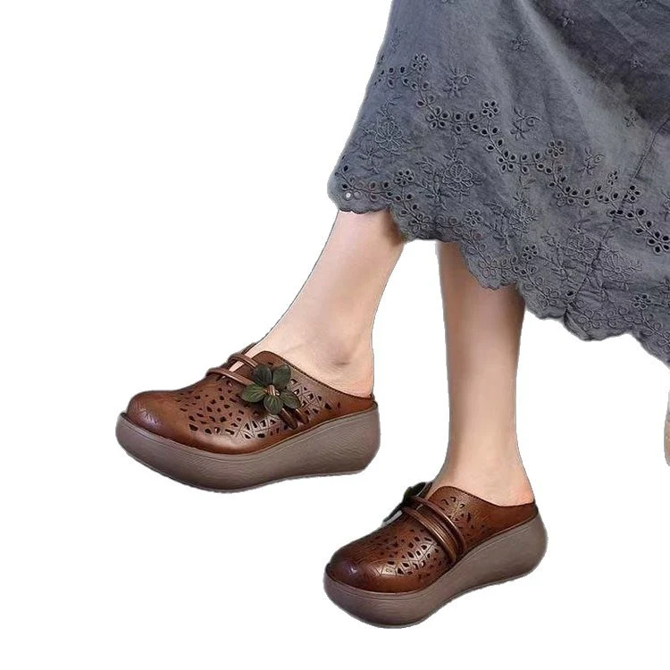 Damen Komfortable Clogs mit luftigen Details und rutschfester Sohle Heidi Mode - Image 5