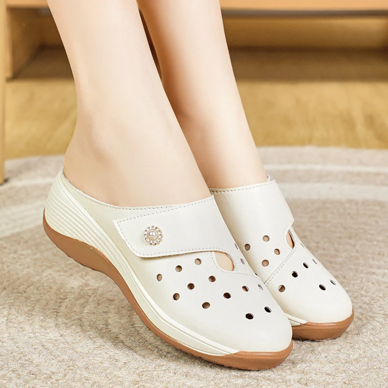 Damen Komfortable Clogs mit modischem Cut-Out Design und flexiblem Fußbett Heidi Mode - Image 4