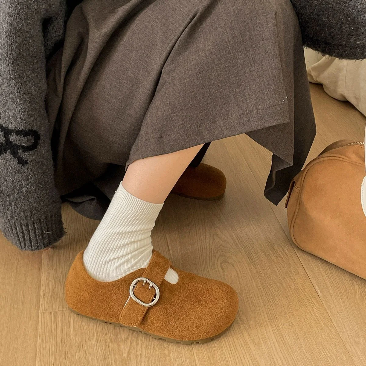 Damen Komfortable Clogs mit verstellbarem Riemen und weichem Innenfutter Heidi Mode - Image 3