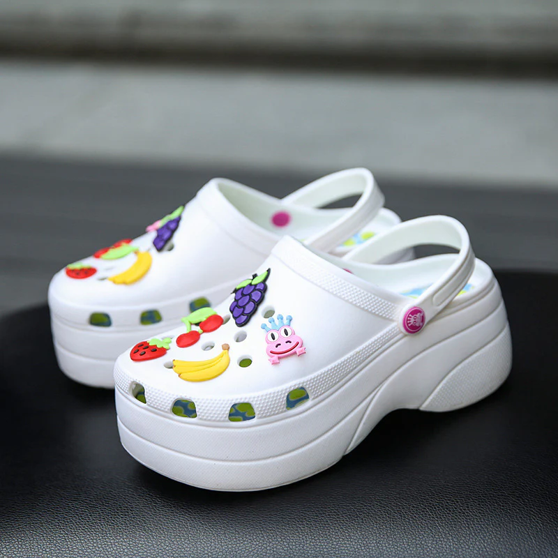 Damen Komfortable Freizeitclogs mit bunten 3D-Anhänger Heidi Mode - Image 7