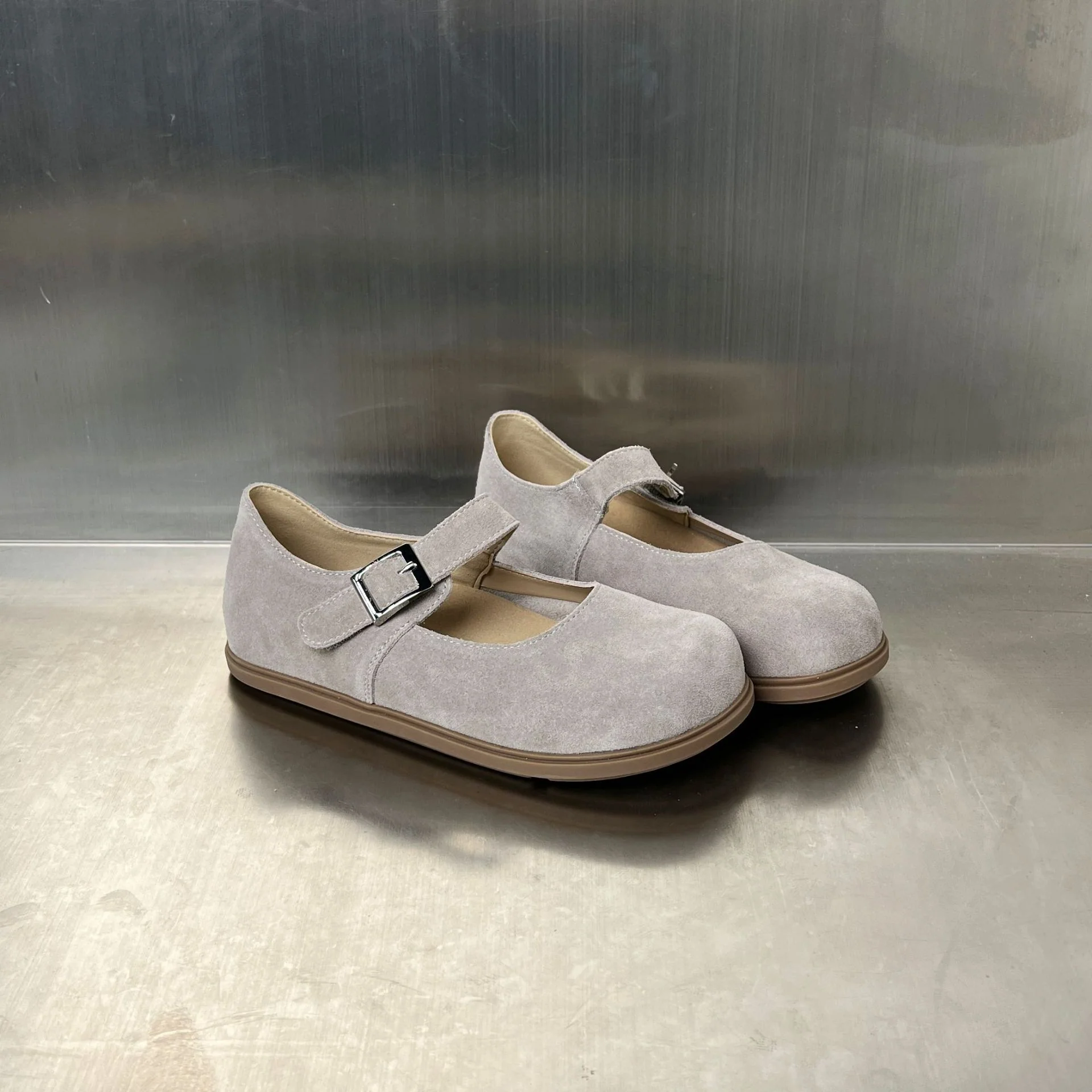 Damen Komfortable Halbschuhe mit verstellbarem Riemen und weichem Wildleder Heidi Mode - Image 4