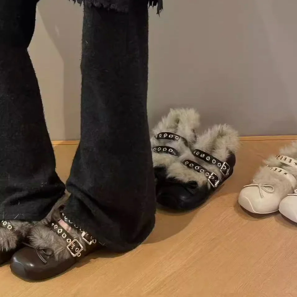 Damen Komfortable Hausschuhe mit kuscheligem Innenfutter und modischem Riemen Heidi Mode