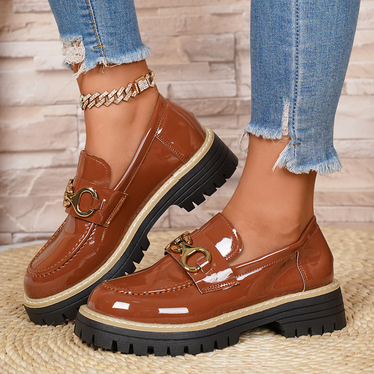 Damen Komfortable Mokassin-Schuhe mit glänzenden Akzenten und robustem Sohlenprofil Heidi Mode - Image 2