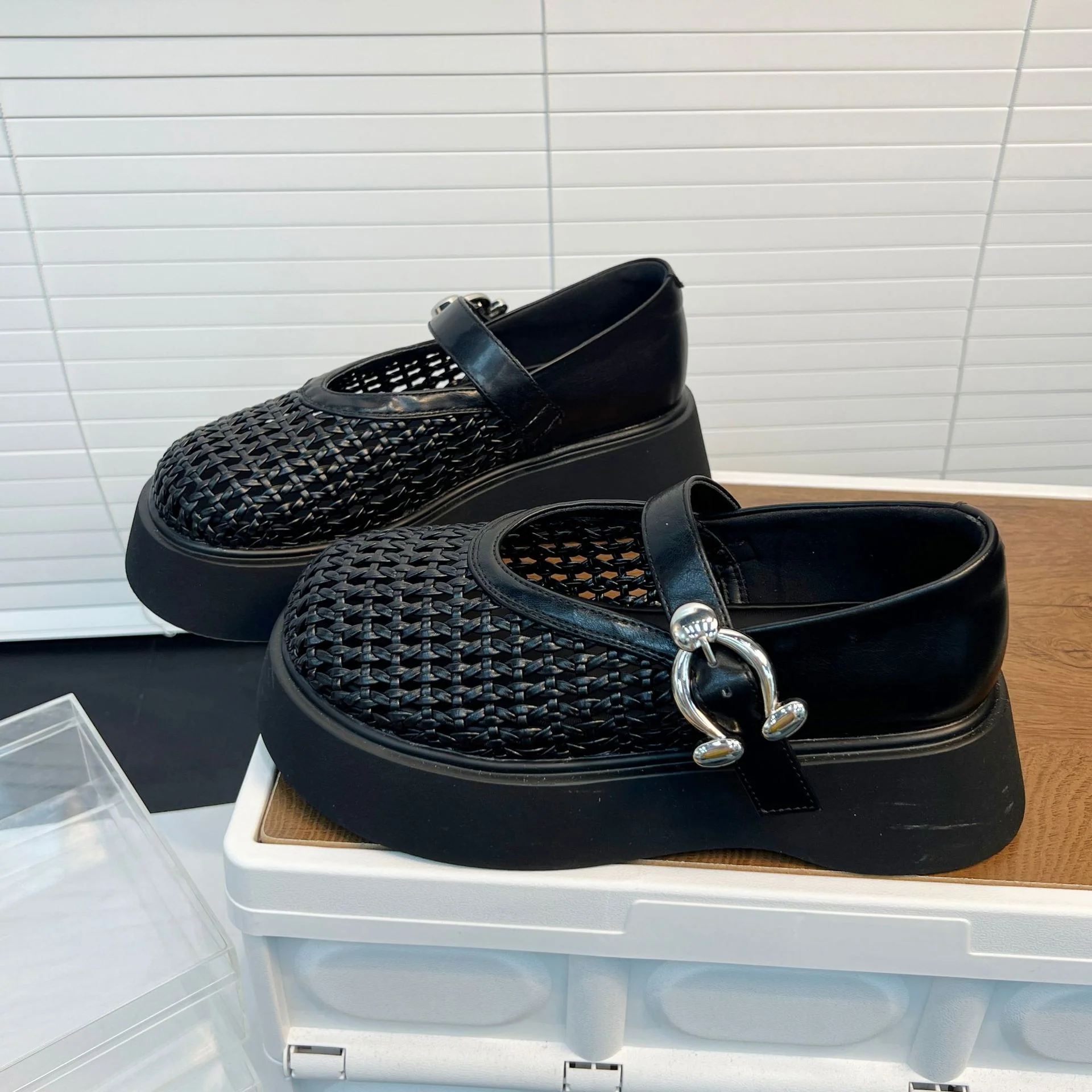Damen Komfortable Plateau-Schuhe mit Netzdesign Heidi Mode - Image 2