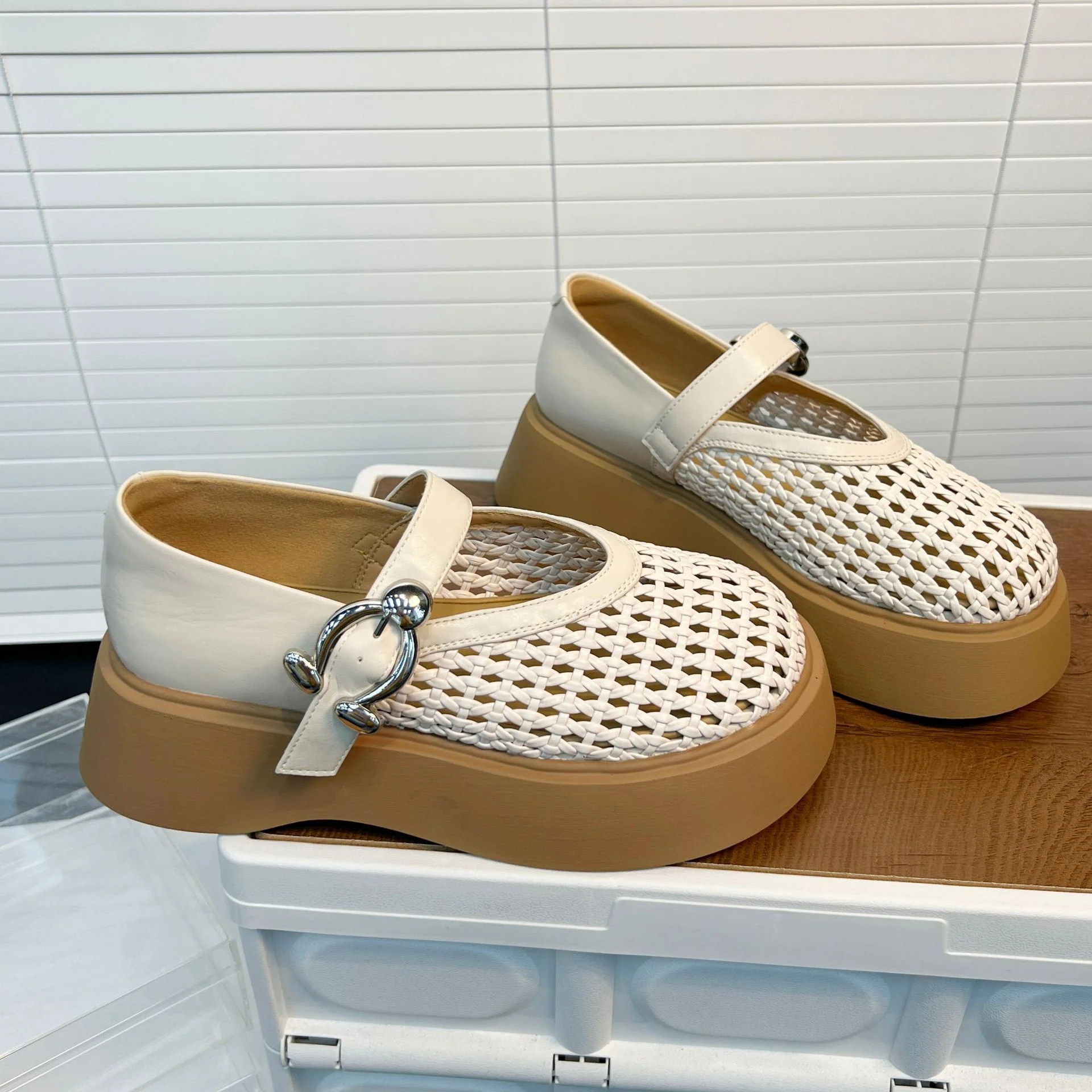 Damen Komfortable Plateau-Schuhe mit Netzdesign Heidi Mode - Image 4