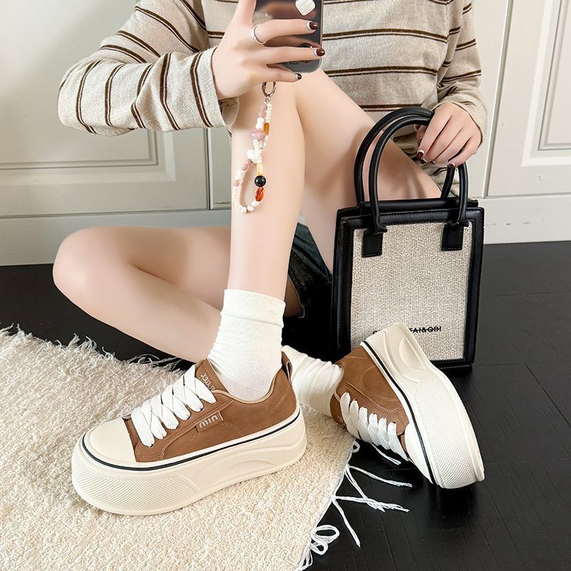 Damen Komfortable Plateau-Sneaker mit elastischen Schnürsenkeln Heidi Mode - Image 3