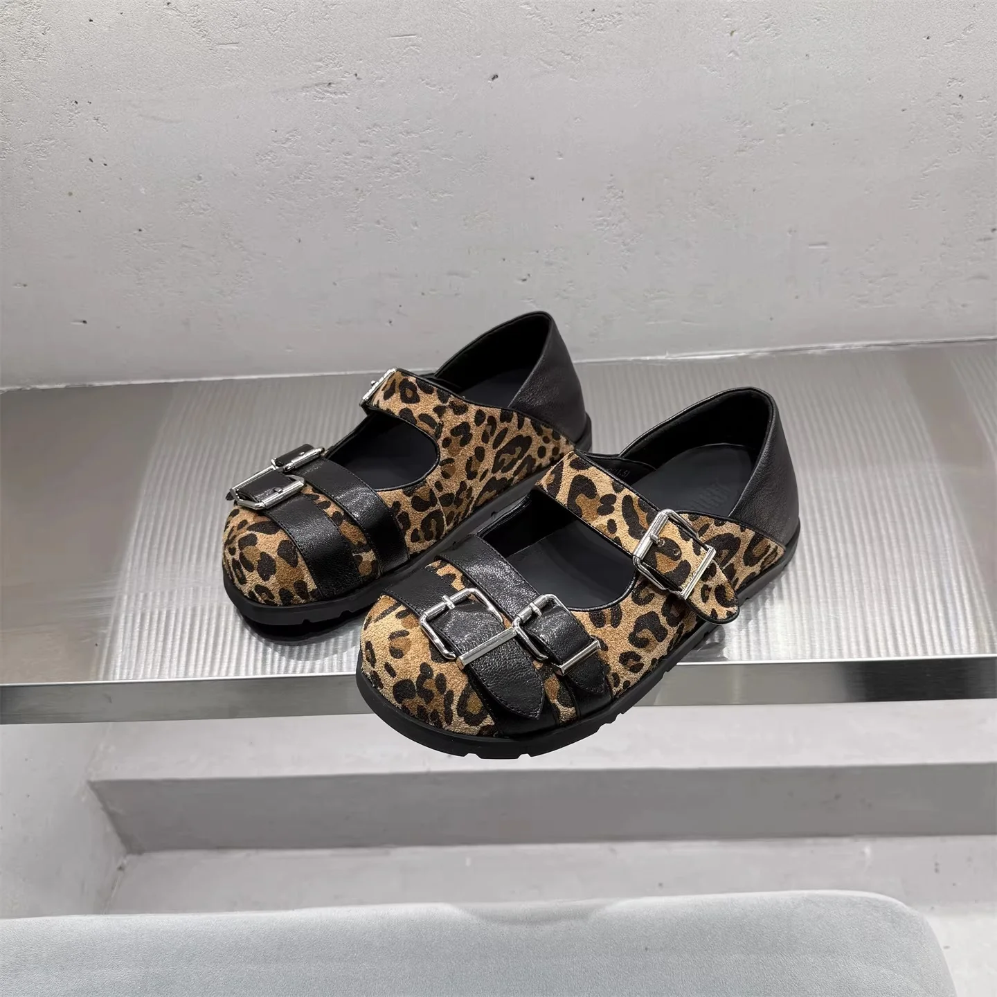 Damen Komfortable Sandalen mit praktischen Schnallen und robustem Fußbett Heidi Mode - Image 3
