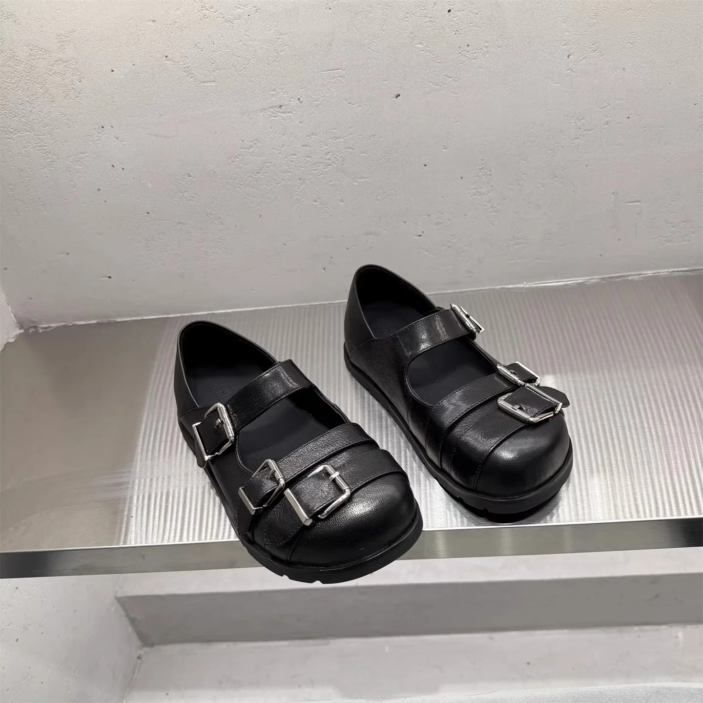 Damen Komfortable Sandalen mit praktischen Schnallen und robustem Fußbett Heidi Mode - Image 4