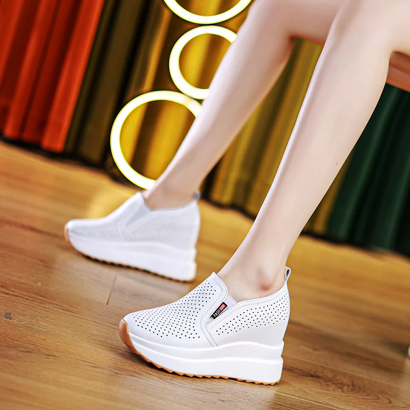 Damen Komfortable Slip-On Sneakers mit luftiger Oberflächenstruktur und rutschfester Sohle Heidi Mode - Image 2