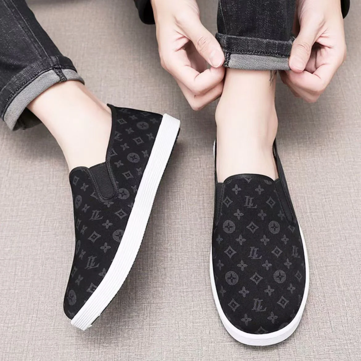 Damen Komfortable Slip-On Sneakers mit schickem Muster Heidi Mode