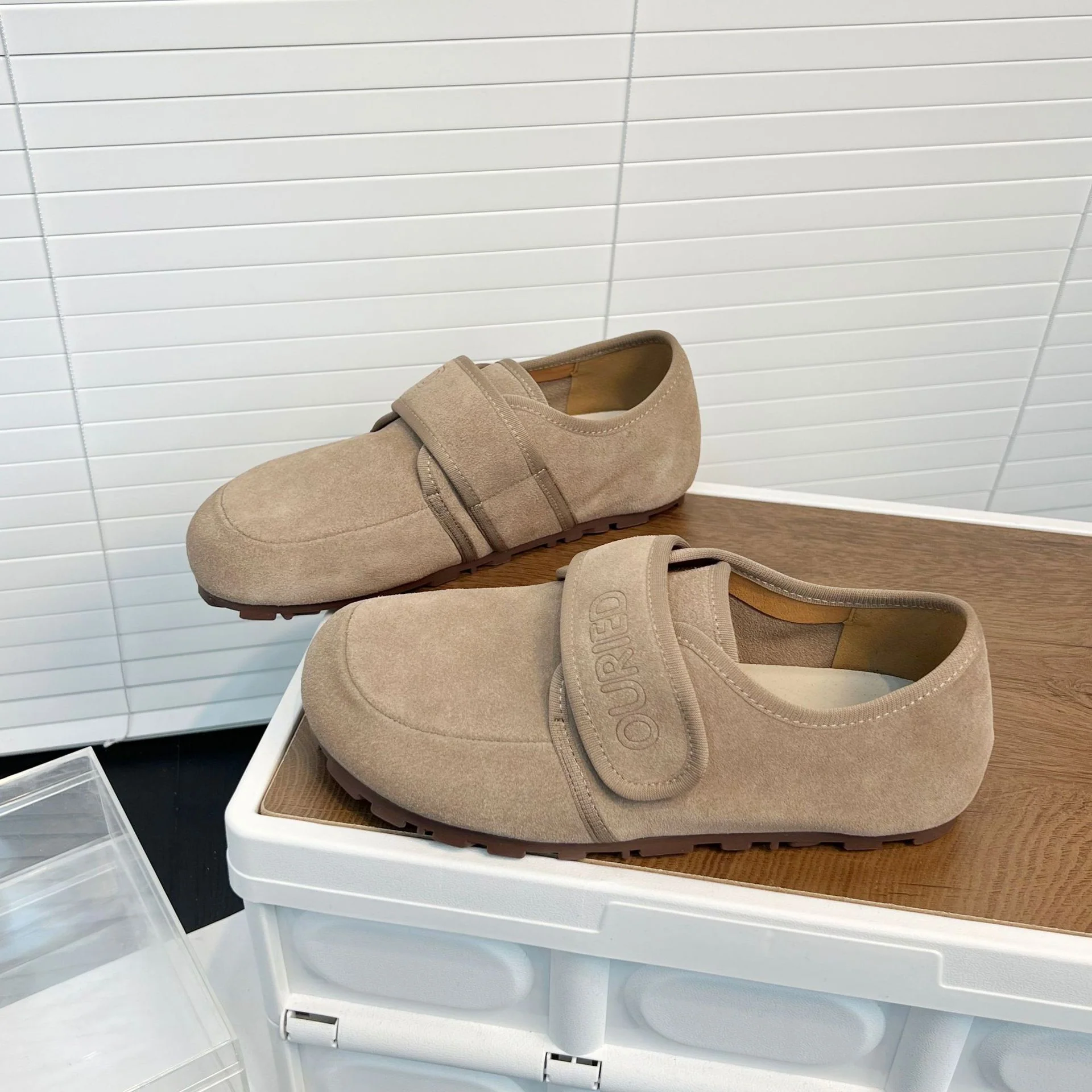 Damen Komfortable Slipper mit praktischem Klettverschluss Heidi Mode - Image 2