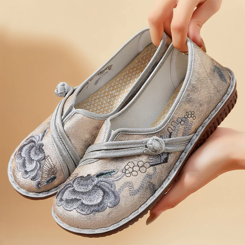 Damen Komfortable Slippers mit floralem Design und elastischem Riemen Heidi Mode