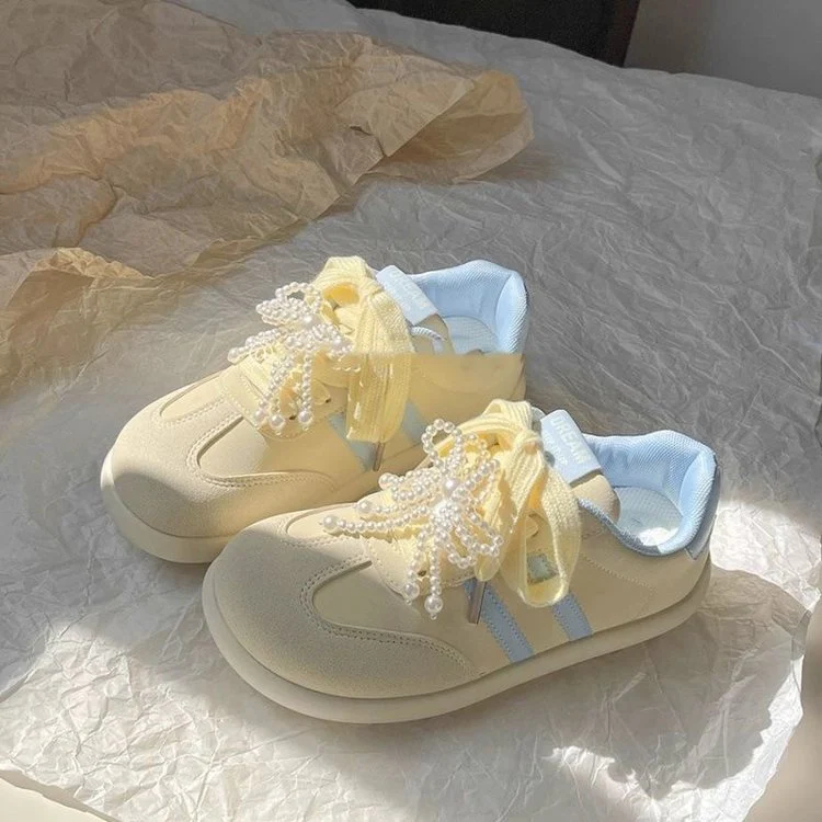 Damen Komfortable Sneaker mit eleganten Perlenapplikationen und atmungsaktiver Oberkante Heidi Mode - Image 2