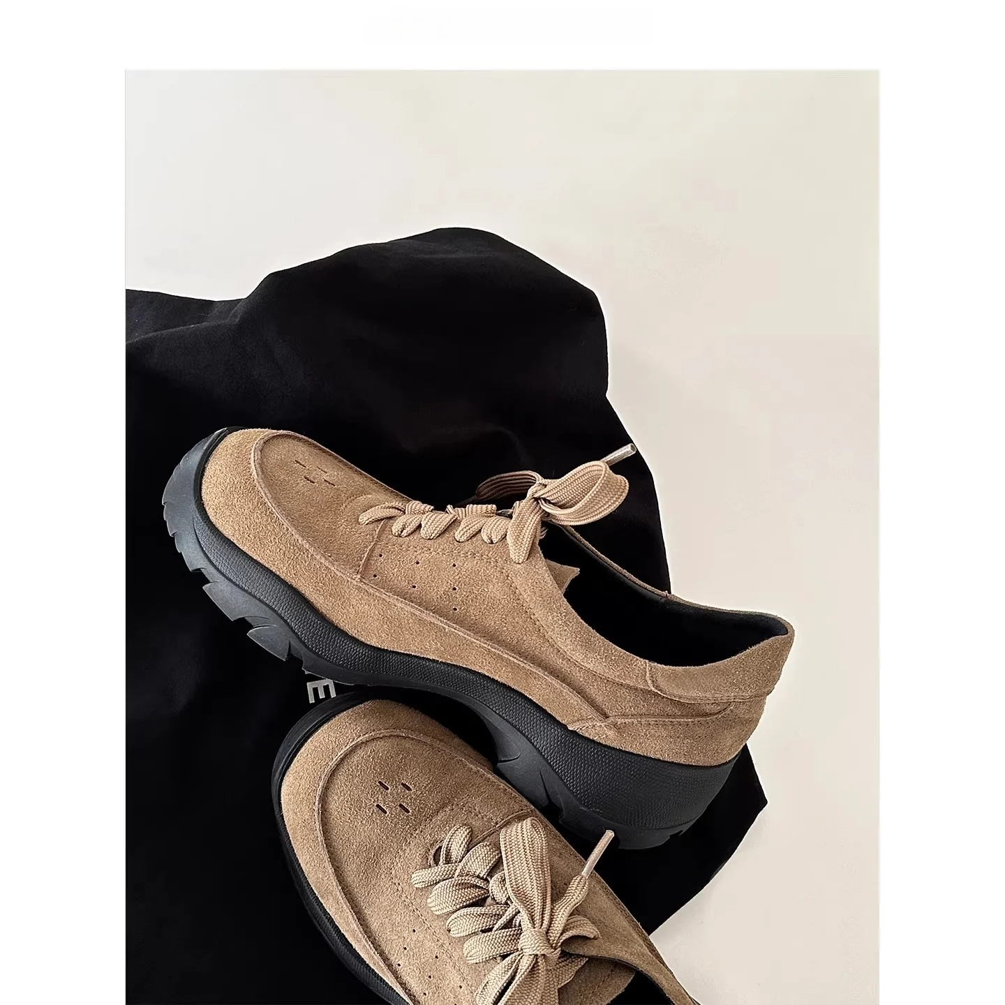 Damen Komfortable Sneaker mit gepolsterter Innensohle und trendiger Schnürung Heidi Mode