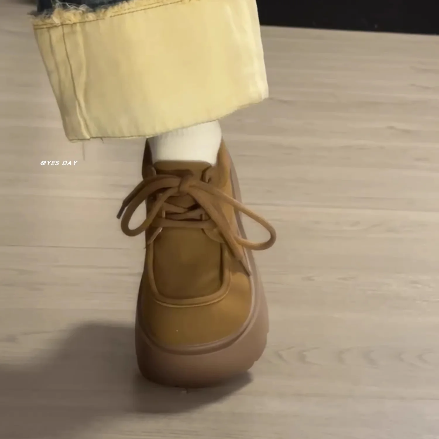 Damen Komfortable Sneaker mit modernem Design und extraleichter Sohle Heidi Mode