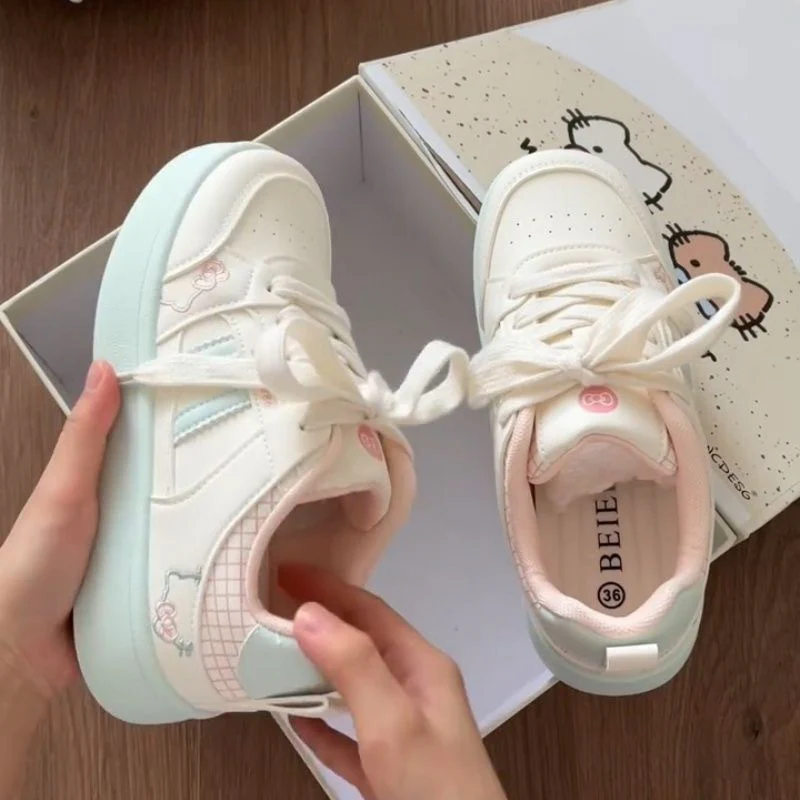 Damen Komfortable Sneaker mit verspieltem Design und hochwertiger Polsterung Heidi Mode - Image 2