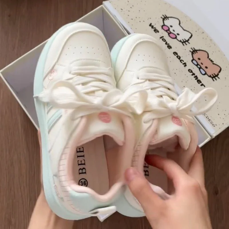 Damen Komfortable Sneaker mit verspieltem Design und hochwertiger Polsterung Heidi Mode - Image 4