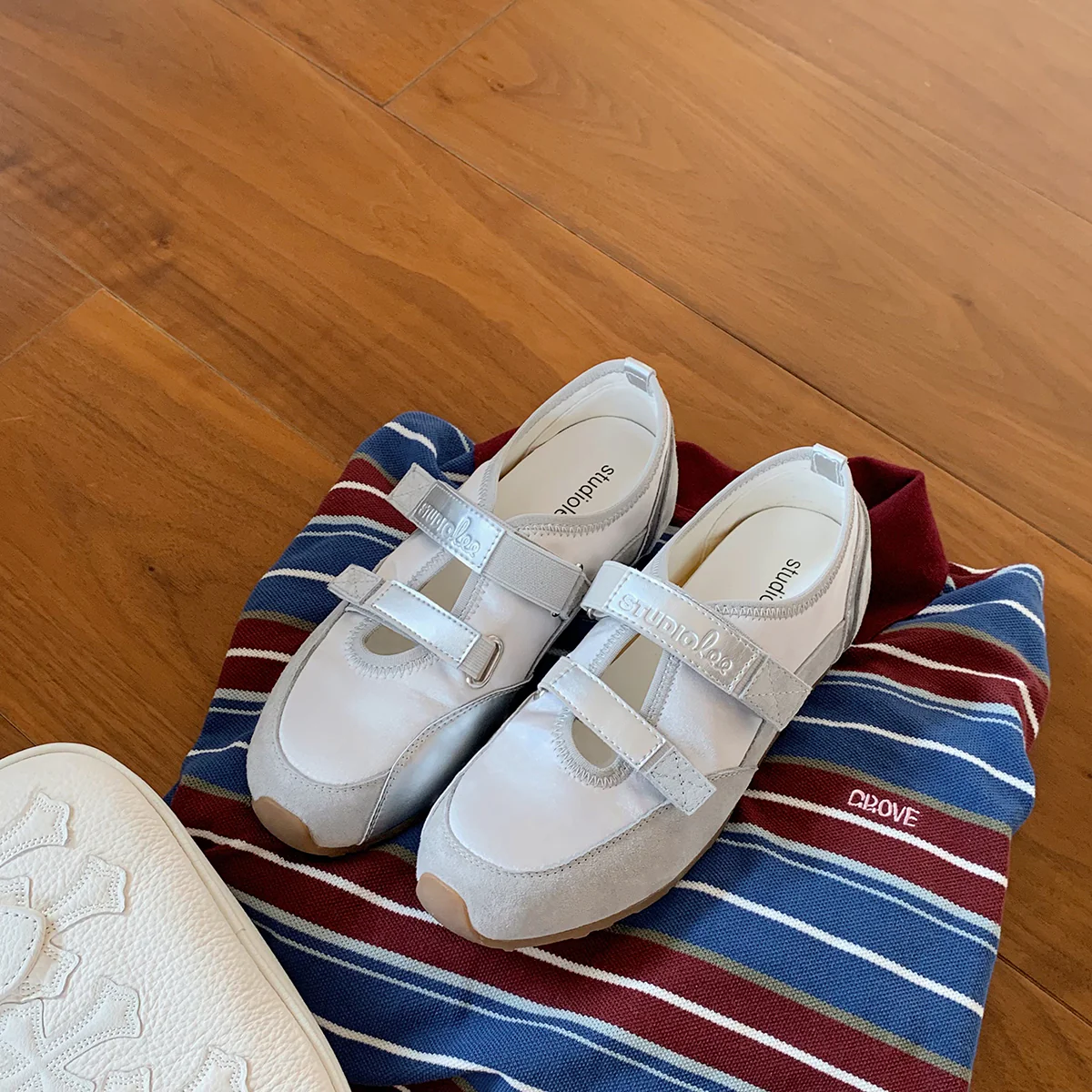 Damen Komfortable Sneaker mit verstellbaren Klettverschlüssen Heidi Mode - Image 8