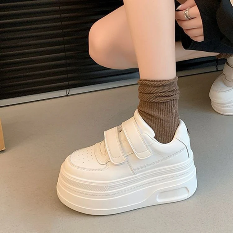 Damen Komfortable Sneakers mit Klettverschluss und trendiger Plateau-Sohle Heidi Mode - Image 6