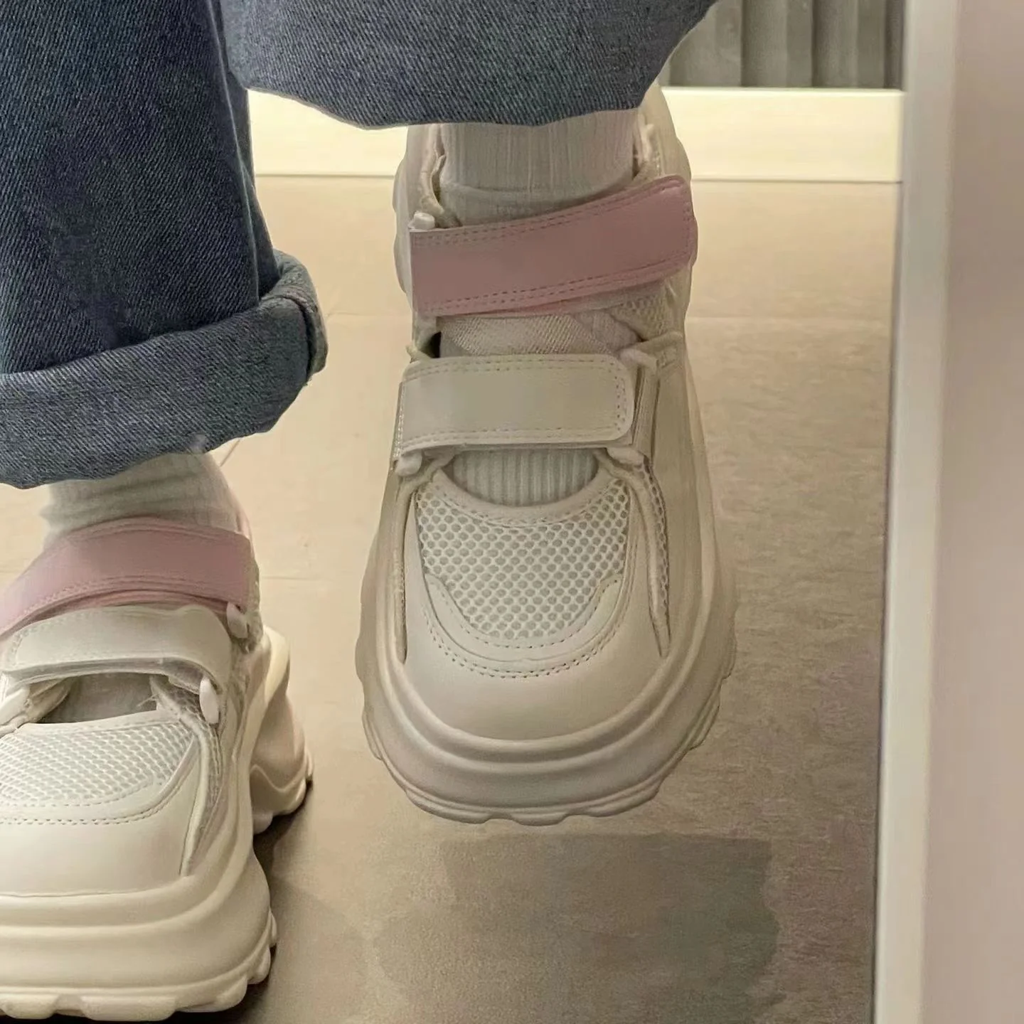 Damen Komfortable Sneakers mit verstellbarem Klettverschluss und atmungsaktivem Obermaterial Heidi Mode