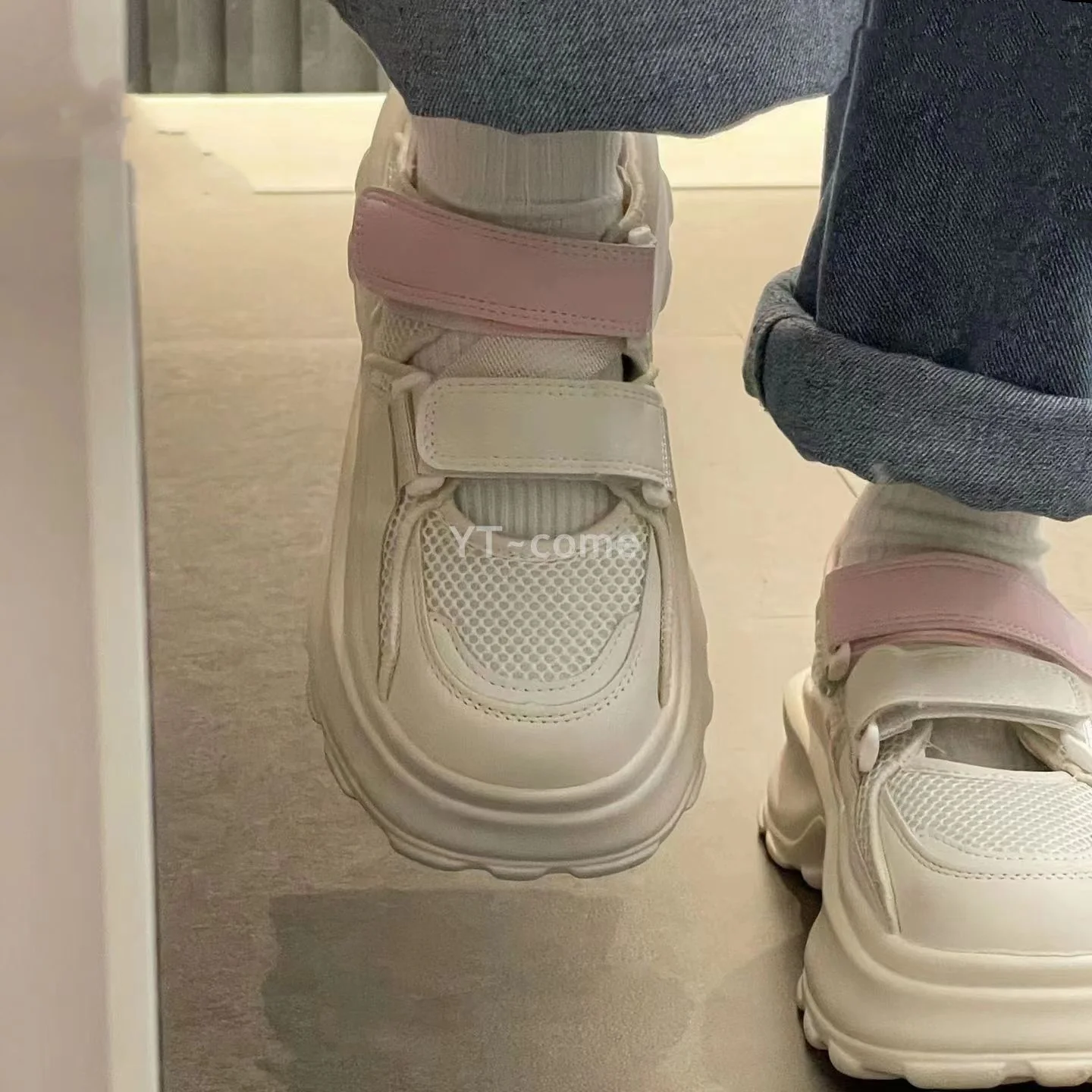Damen Komfortable Sneakers mit verstellbarem Klettverschluss und atmungsaktivem Obermaterial Heidi Mode - Image 4
