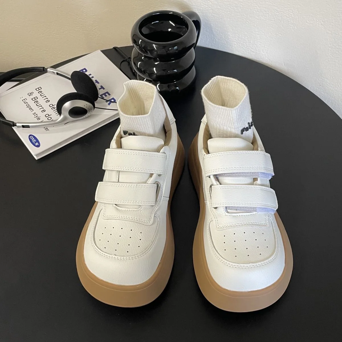 Damen Komfortable und stylische Sneaker mit Klettverschlüssen Heidi Mode - Image 4