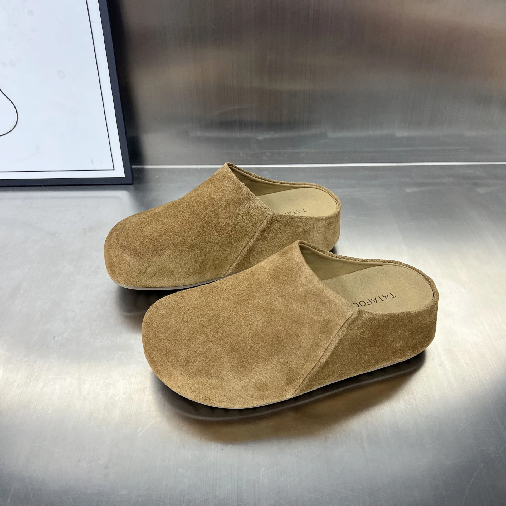 Damen Komfortable Wildleder-Clogs mit anatomischem Fußbett und rutschfester Sohle Heidi Mode - Image 2