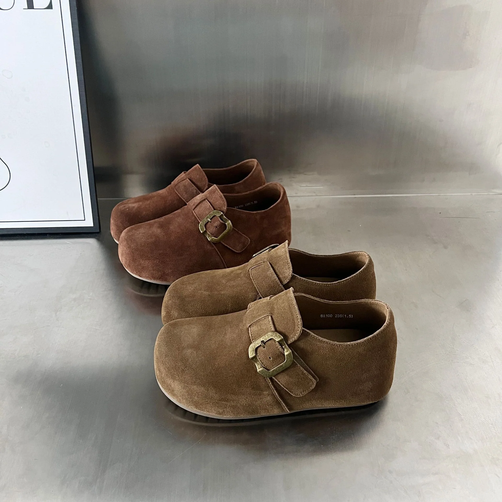 Damen Komfortable Wildleder-Clogs mit modischem Schnallenverschluss Heidi Mode - Image 3
