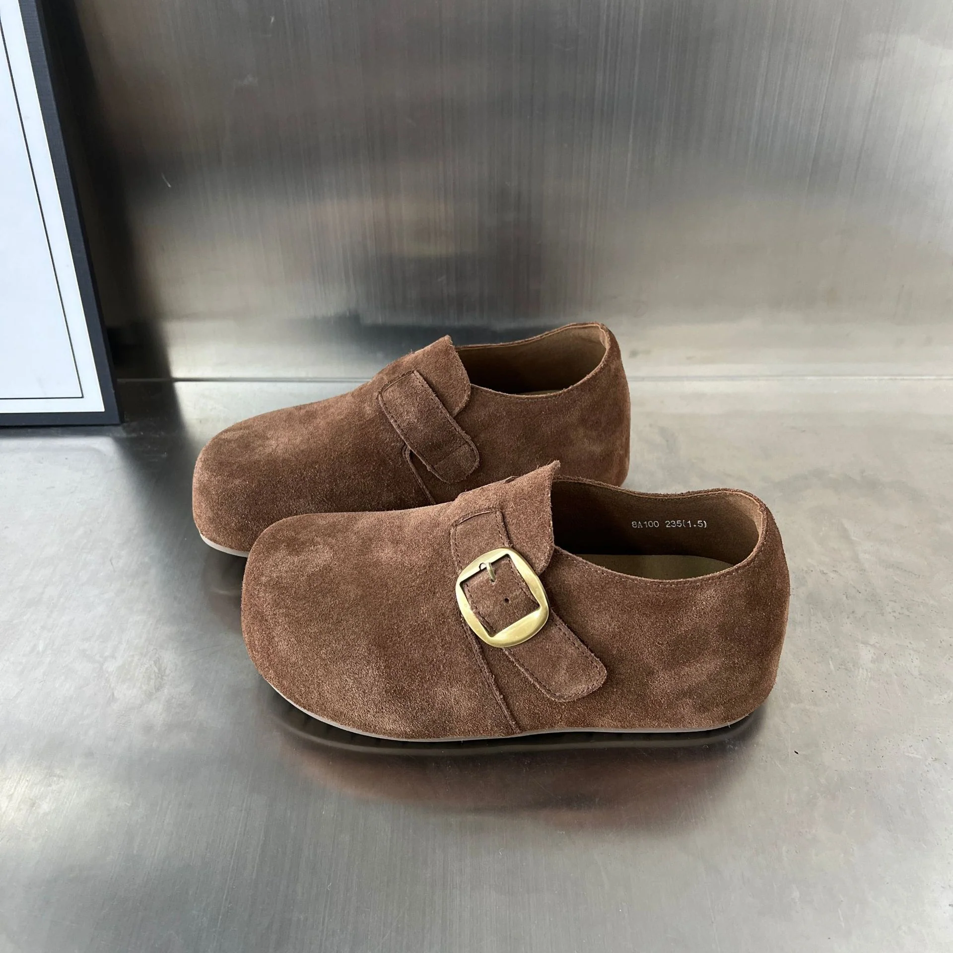 Damen Komfortable Wildleder-Clogs mit modischer Schnallenverzierung Heidi Mode - Image 2