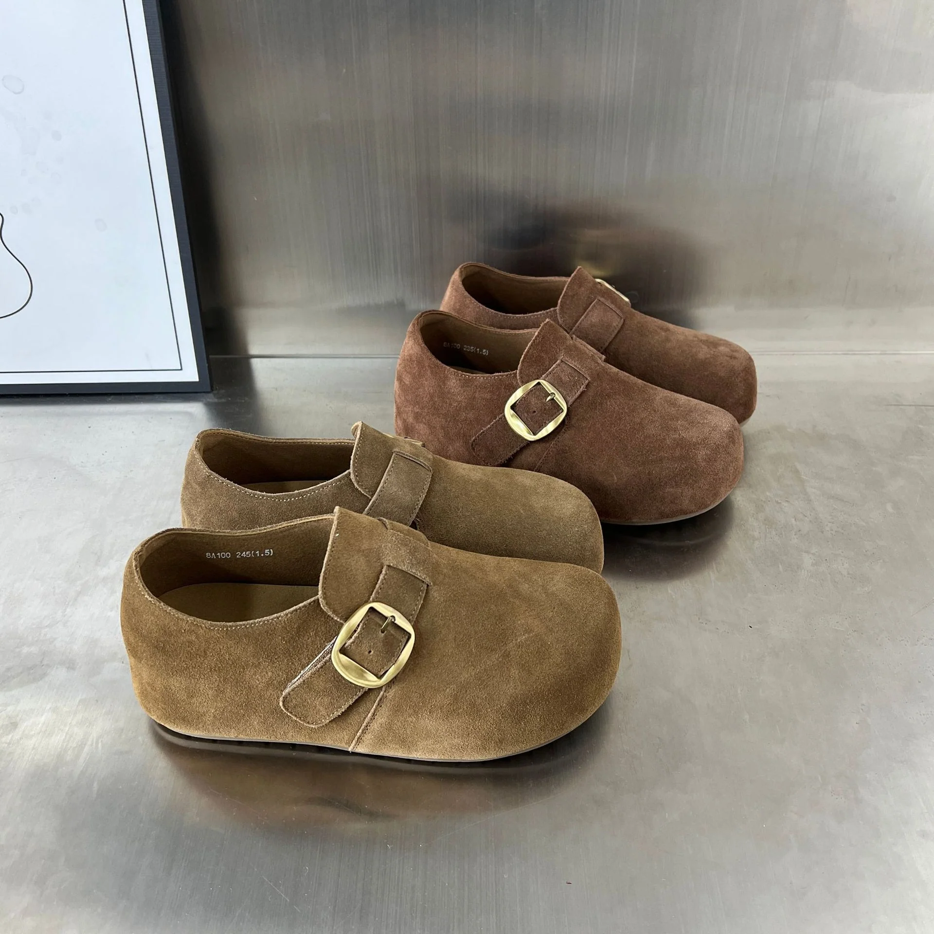 Damen Komfortable Wildleder-Clogs mit modischer Schnallenverzierung Heidi Mode - Image 3