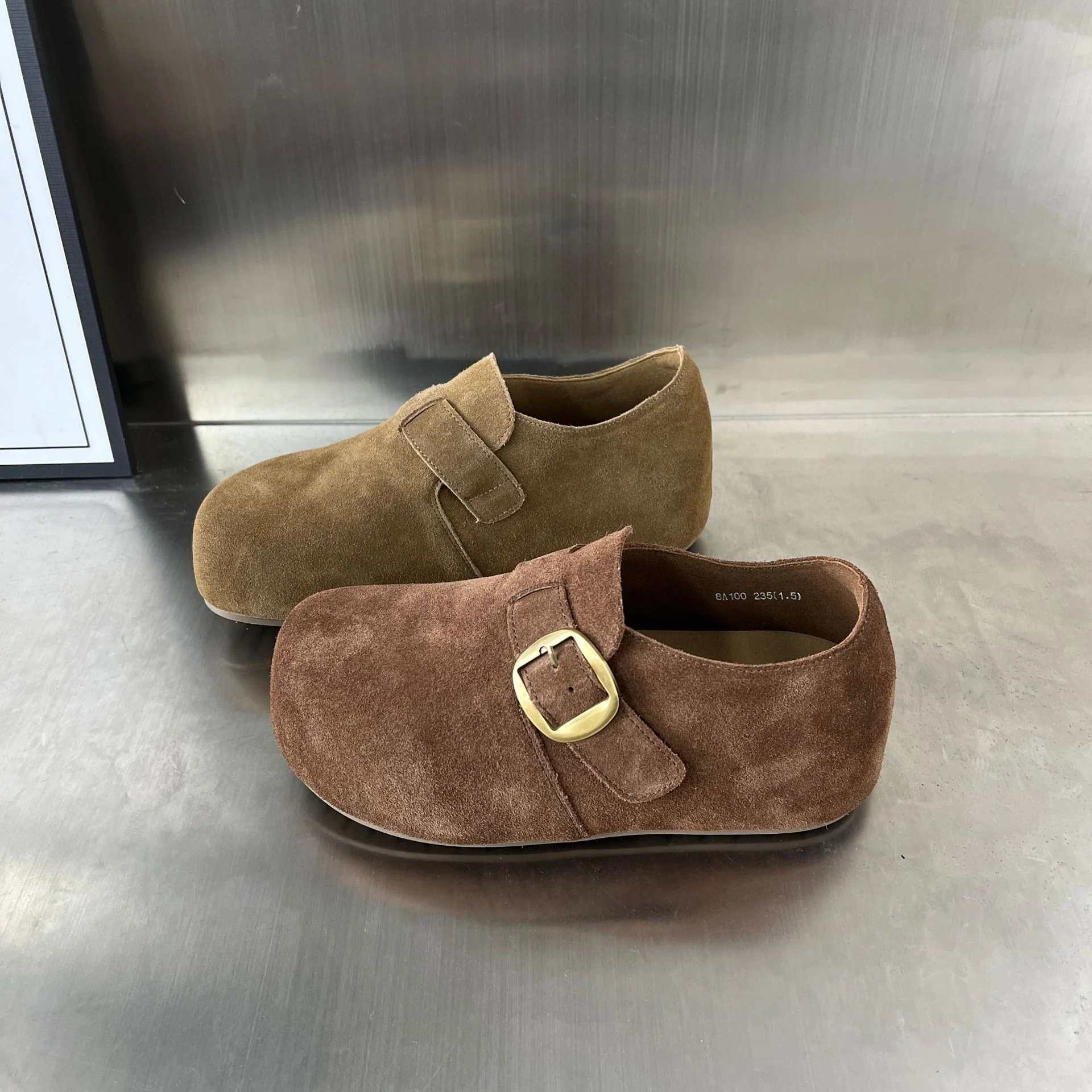 Damen Komfortable Wildleder-Clogs mit modischer Schnallenverzierung Heidi Mode - Image 4