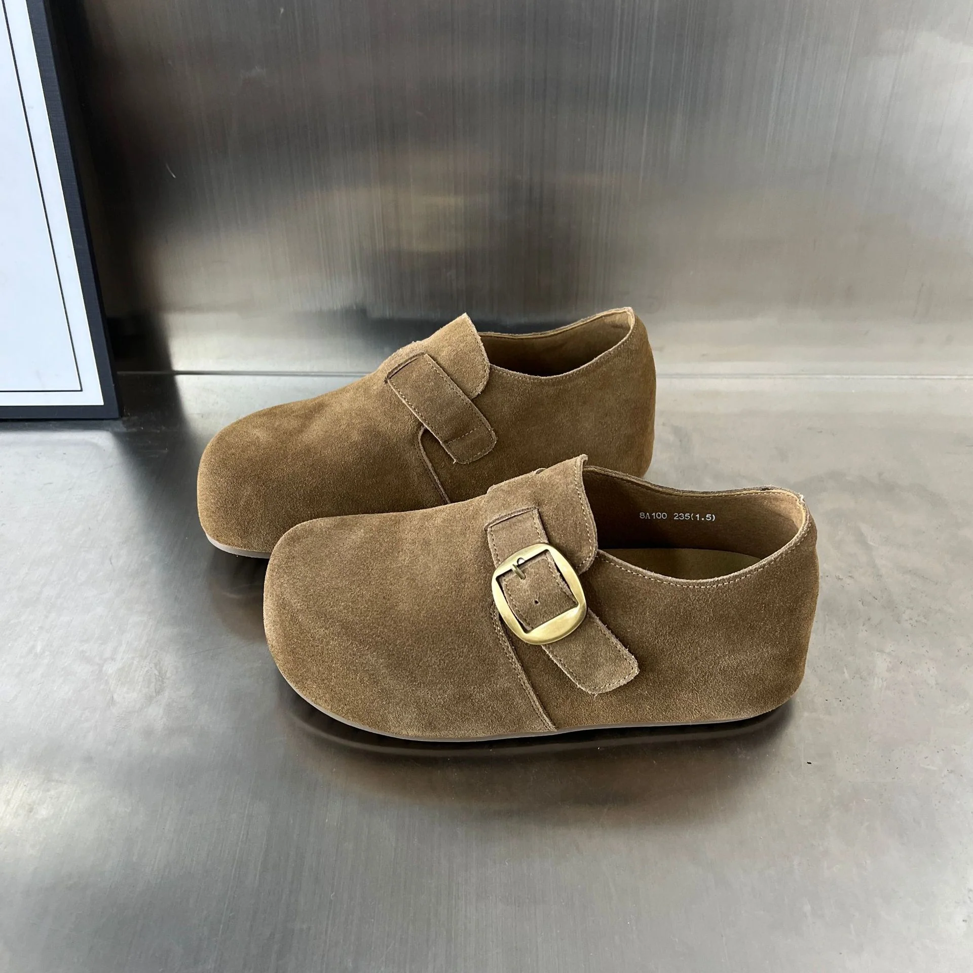Damen Komfortable Wildleder-Clogs mit modischer Schnallenverzierung Heidi Mode - Image 6