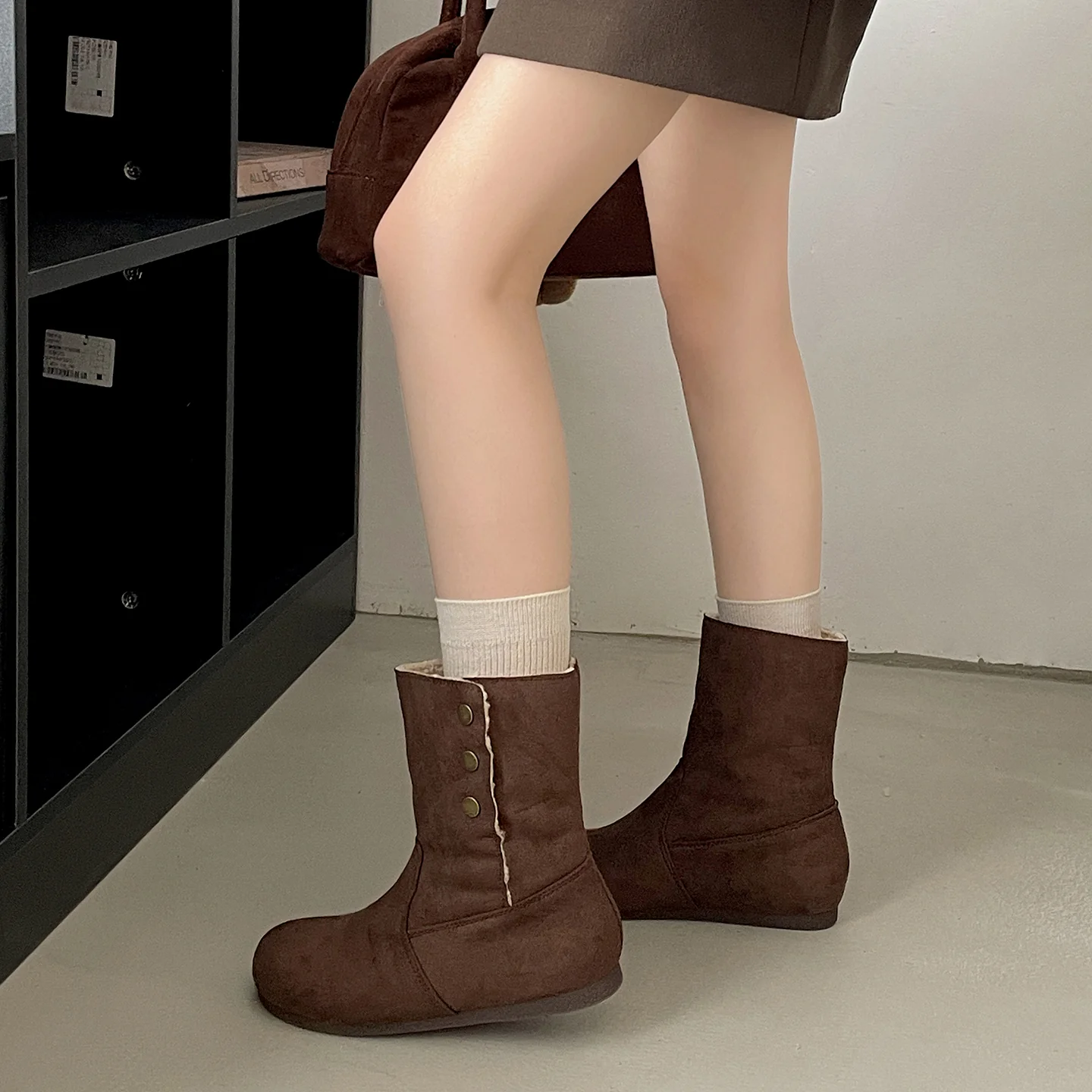 Damen Komfortable Winterboots mit kuscheligem Futter und eleganter Knopfverzierung Heidi Mode - Image 2