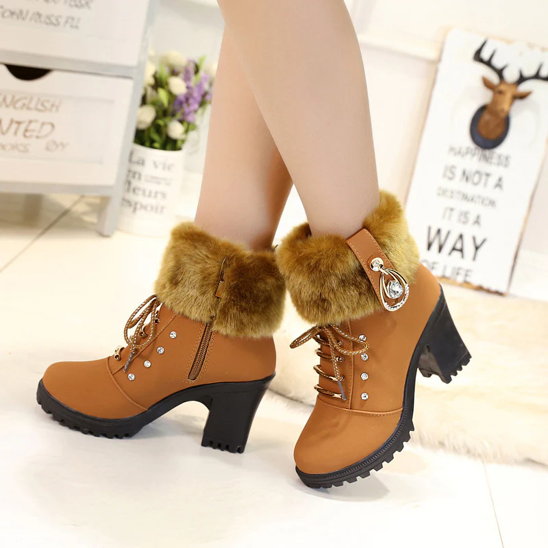 Damen Kunstfellgefütterte Stiefeletten mit eleganten Schnallen und robustem Blockabsatz Heidi Mode - Image 3