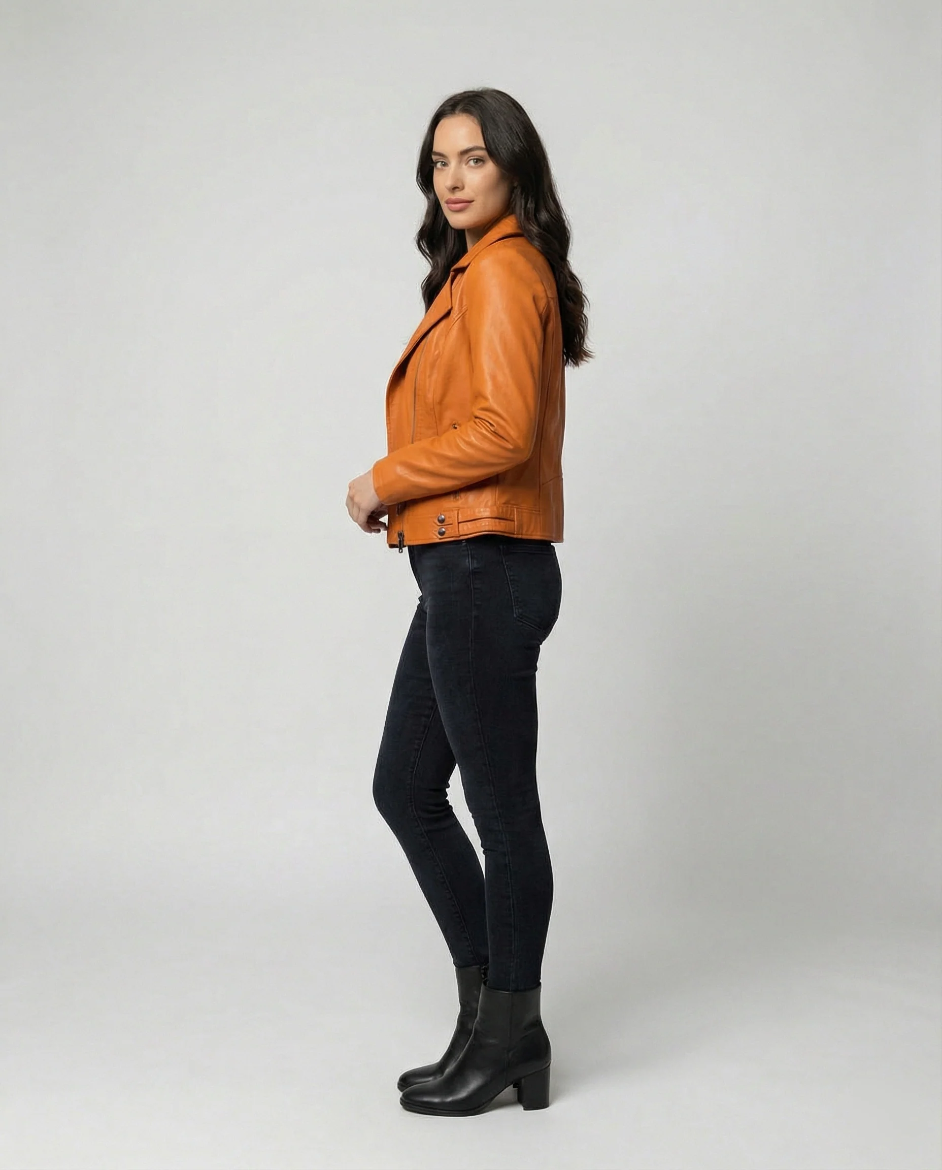 Damen Kunstleder-Bikerjacke mit asymmetrischem Reißverschluss wattierter Innenfütterung und taillierten Abnähern Heidi-Mode - Image 2