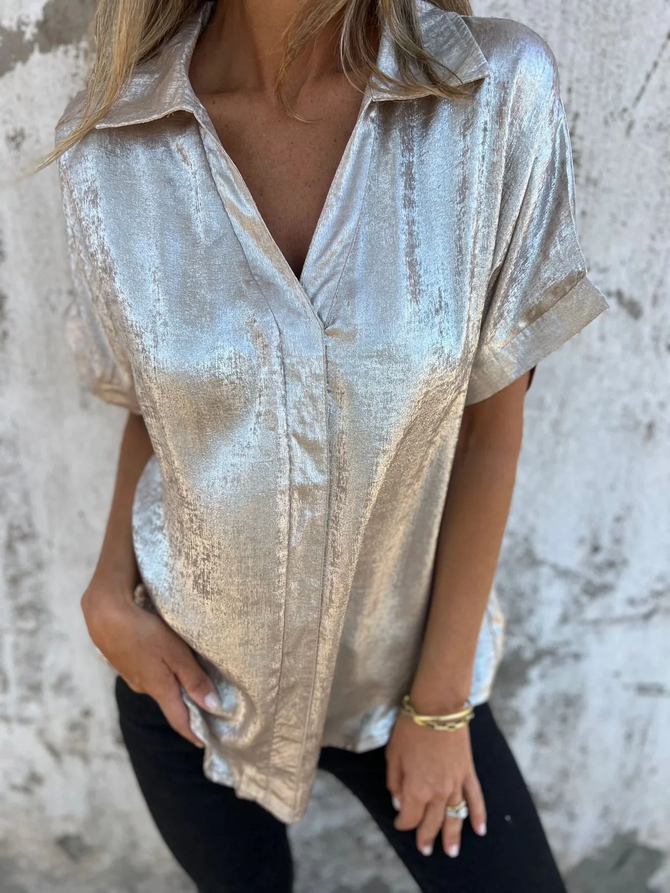 Damen Kurzarm-Seidenbluse mit Elegantem Glanz und Modischem Revers Heidi-Mode - Image 6