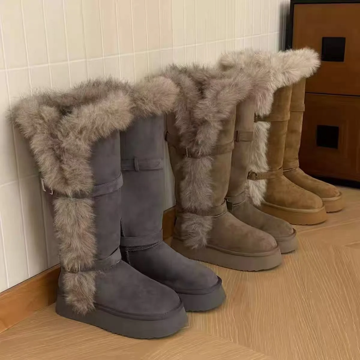 Damen Kuschelige Winterstiefel mit dekorativem Kunstfellabschluss Heidi Mode - Image 2